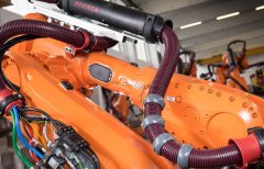 abb IRB6700機(jī)械手維修管線包故障