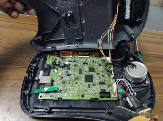 ABB機器人示教盒維修拆解過程及更換步驟